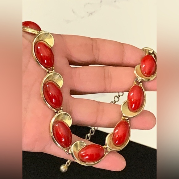 RARE - STRIKING VINTAGE CHAREL RED CABACHON NECKLACE - Picture 11 of 12